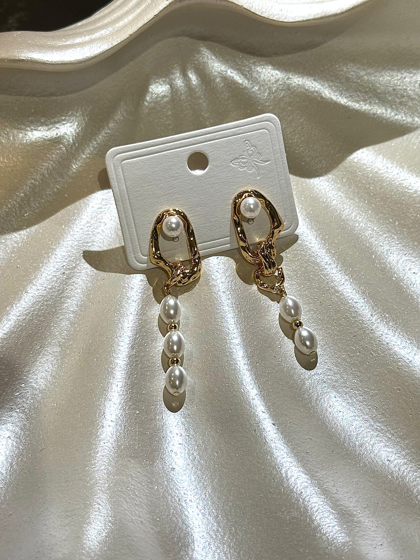 Pearl Glow Earrings